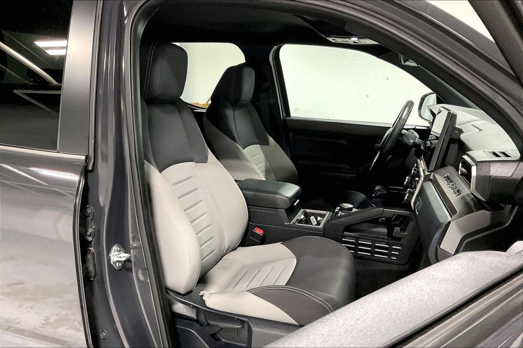 Used 2025 Toyota Tacoma TRD Sport RWD image 9