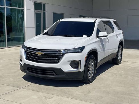 Used 2023 Chevrolet Traverse LT FWD image 1
