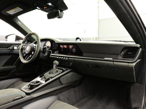 Certified 2025 Porsche 911 GT3 RS RWD image 14