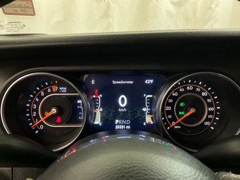 Used 2020 Jeep Gladiator Overland AWD/4WD image 15
