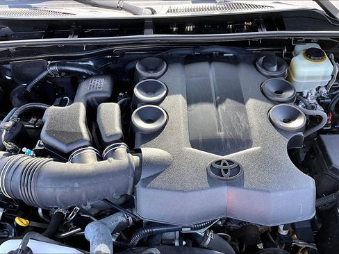 Used 2017 Toyota 4Runner SR5 Premium AWD/4WD image 31
