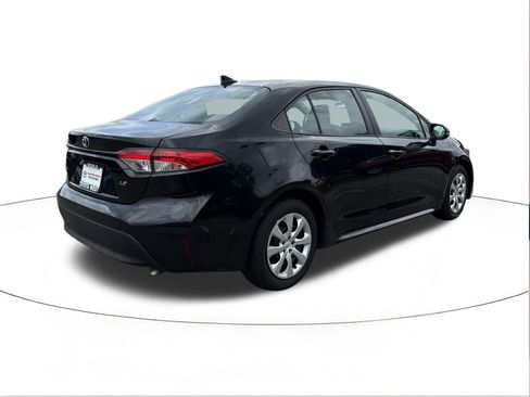 Used 2024 Toyota Corolla LE FWD image 3