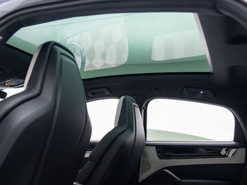 New 2026 Porsche Cayenne S image 18