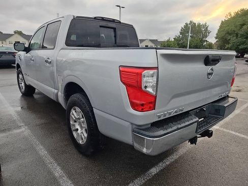 Used 2017 Nissan Titan SV AWD/4WD image 4