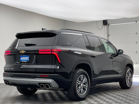 Used 2025 Chevrolet Traverse LT w/ LPO, Floor Liner Package AWD/4WD image 8