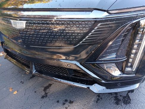 New 2026 Cadillac Lyriq V image 7