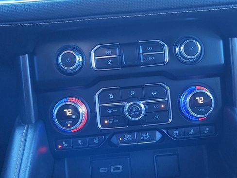 Used 2021 GMC Yukon AT4 w/ AT4 Premium Plus Package image 15