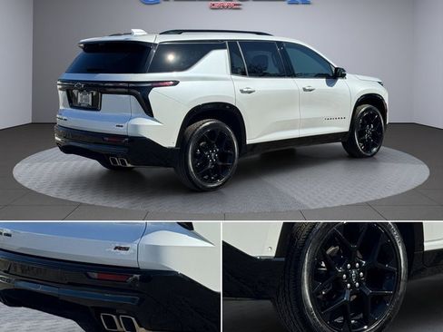 Used 2024 Chevrolet Traverse RS w/ LPO, Floor Liner Package image 5