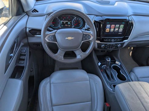 Used 2018 Chevrolet Traverse LT image 17
