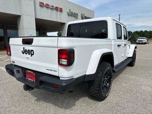 Certified 2025 Jeep Gladiator Sport AWD/4WD image 7