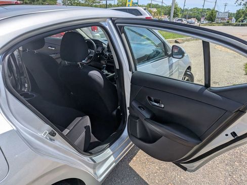 Used 2020 Nissan Sentra SV FWD image 29