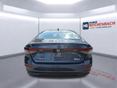 Used 2023 Honda Accord EX image 5