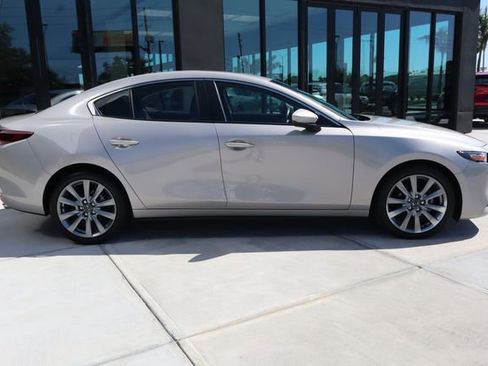 Used 2025 MAZDA MAZDA3 s FWD image 2