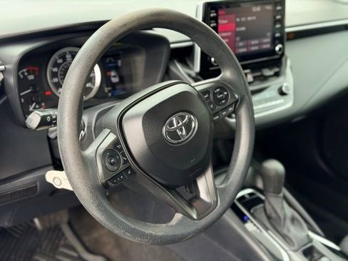 Used 2020 Toyota Corolla LE image 7