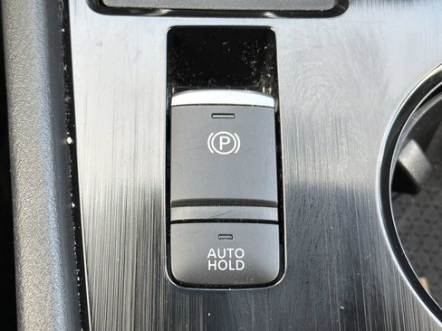 Certified 2025 Nissan Rogue SV AWD/4WD image 7