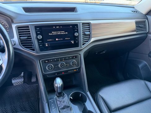 Used 2021 Volkswagen Atlas SE w/ Panoramic Sunroof Package FWD image 40