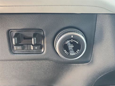 New 2026 Lincoln Navigator L Black Label AWD/4WD image 22