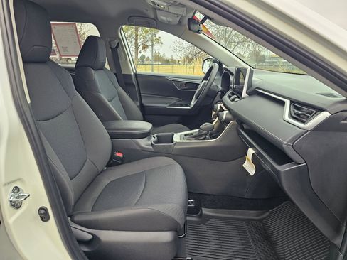 Used 2025 Toyota RAV4 LE image 10