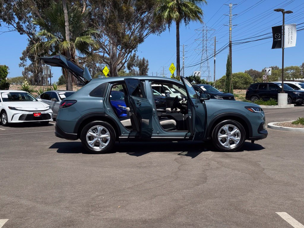 Used 2025 Honda HR-V LX image 28