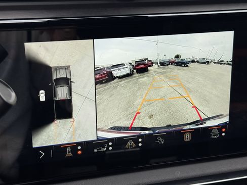 Used 2025 GMC Sierra 2500 AT4 AWD/4WD image 17