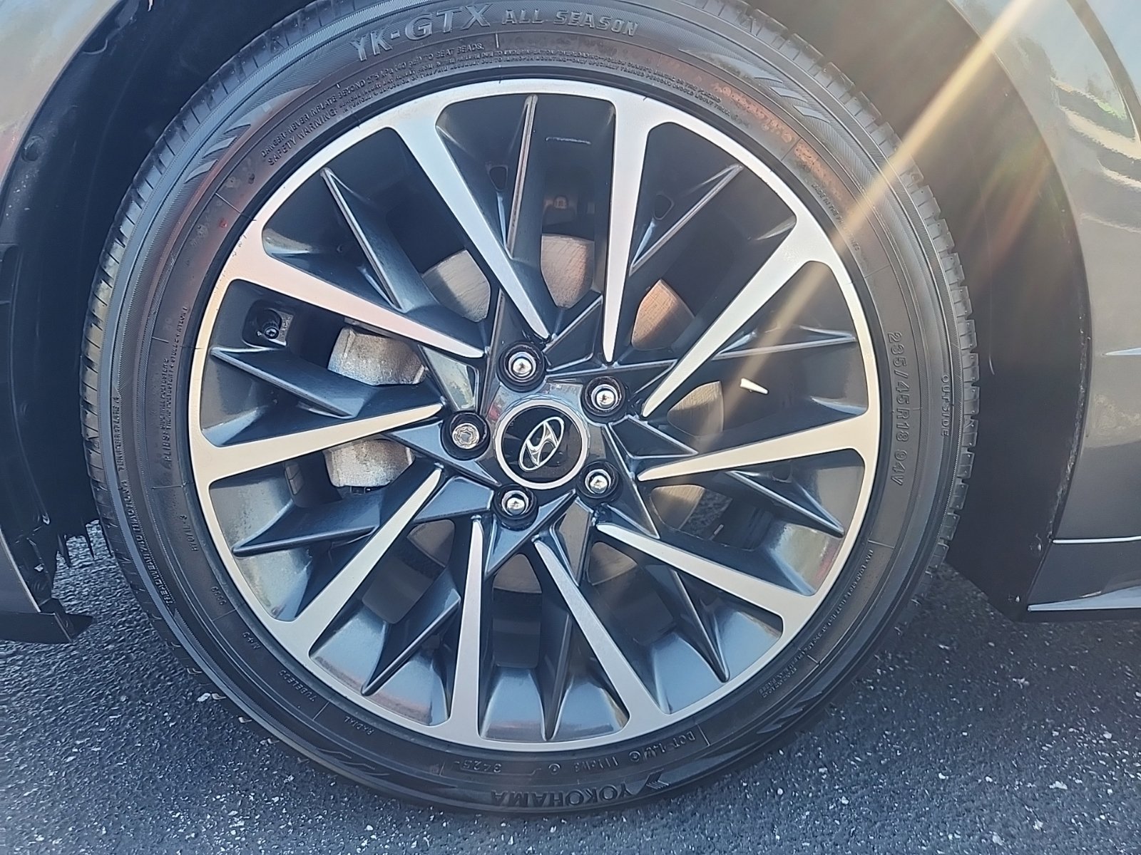Used 2022 Hyundai Sonata Limited w/ Preferred Accessory Package FWD image 19