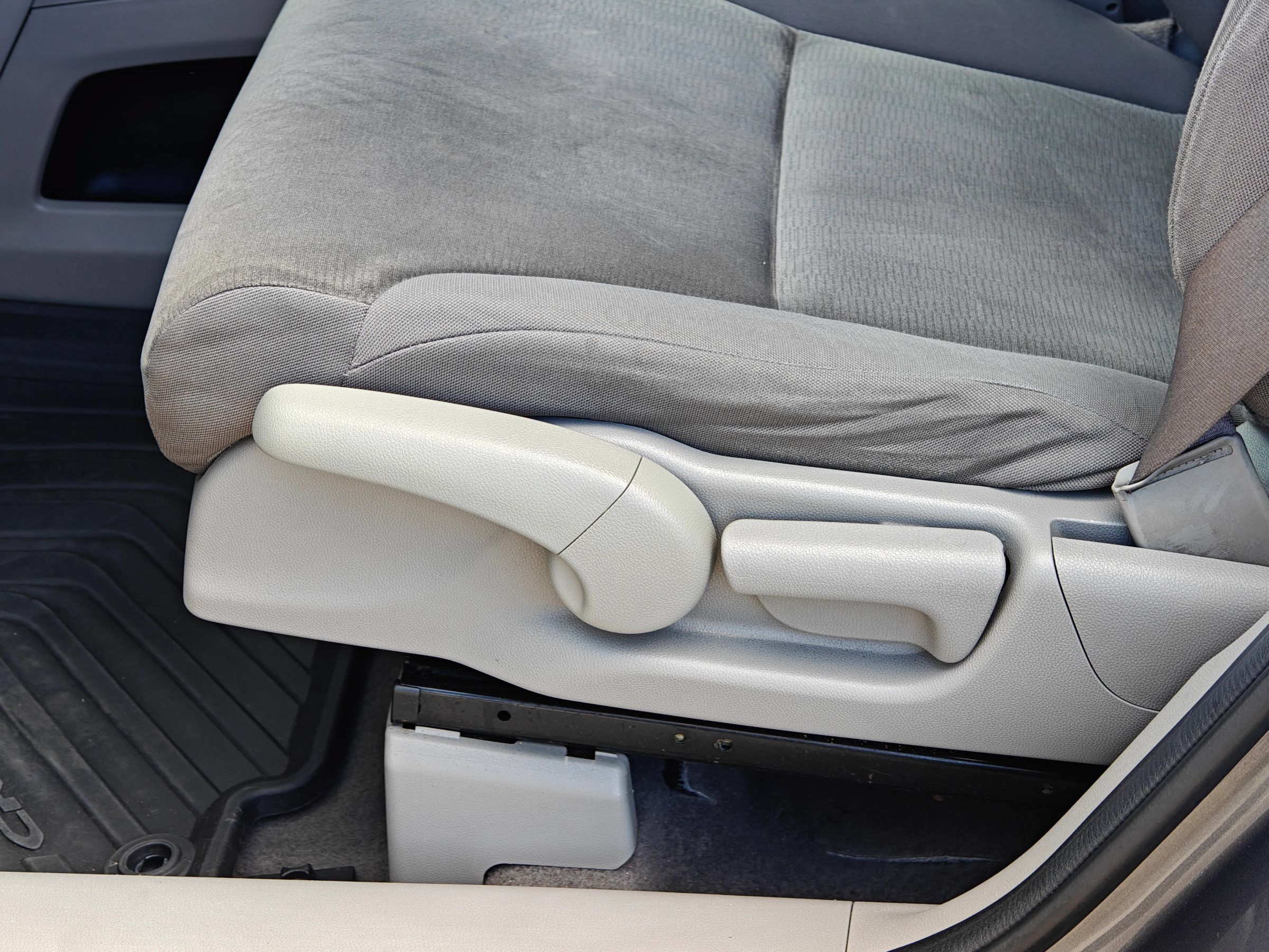 Used 2012 Honda CR-V LX image 12