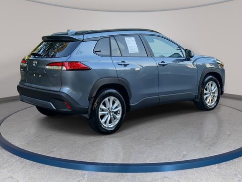 Used 2024 Toyota Corolla Cross LE w/ Moonroof Package image 5