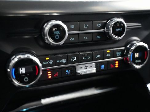 Used 2021 Ford F150 Lariat w/ Max Trailer Tow Package image 39