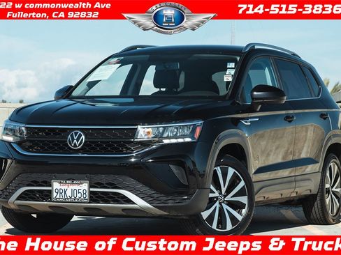 Used 2022 Volkswagen Taos SE image 1