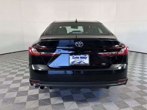 Used 2026 Toyota Camry SE FWD image 10