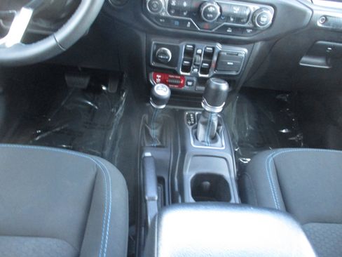 Used 2023 Jeep Wrangler Unlimited Rubicon 4xe w/ Cold Weather Group image 34