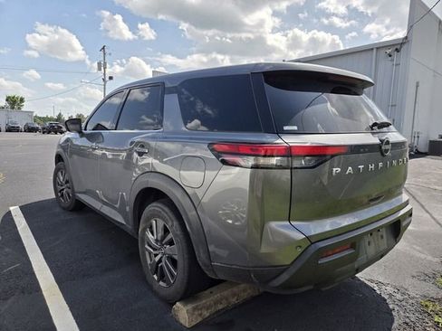 Used 2022 Nissan Pathfinder S FWD image 2