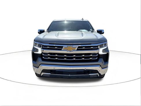 Used 2025 Chevrolet Silverado 1500 LTZ image 8