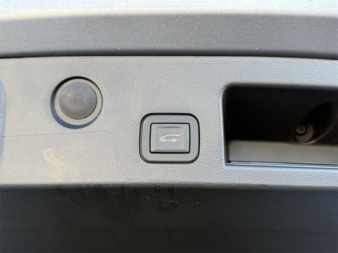 Used 2026 Chevrolet Equinox LT w/ Convenience Package II image 35