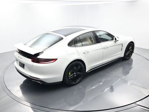 Used 2018 Porsche Panamera 4 image 40
