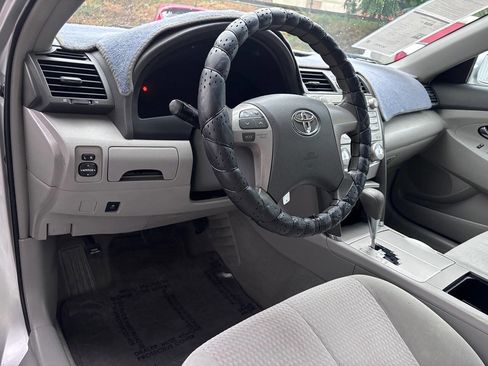 Used 2011 Toyota Camry LE FWD image 22
