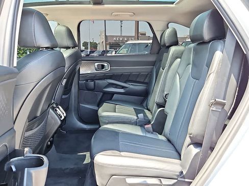 Used 2022 Kia Sorento SX FWD image 9