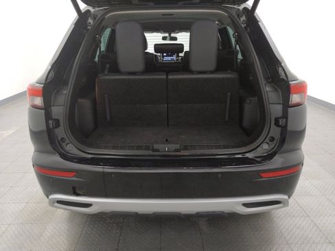 Used 2023 Mitsubishi Outlander SE image 29