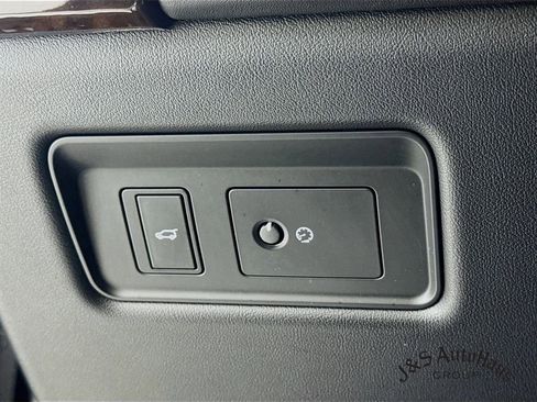 Used 2022 Land Rover Range Rover Westminster Edition image 10