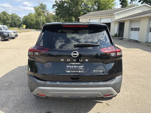 Used 2023 Nissan Rogue SV AWD/4WD image 4
