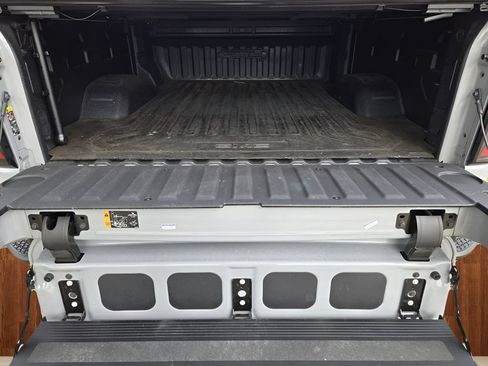 Used 2024 GMC Sierra 2500 AT4 w/ AT4 Premium Plus Package AWD/4WD image 31