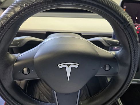 Used 2021 Tesla Model Y Long Range image 16