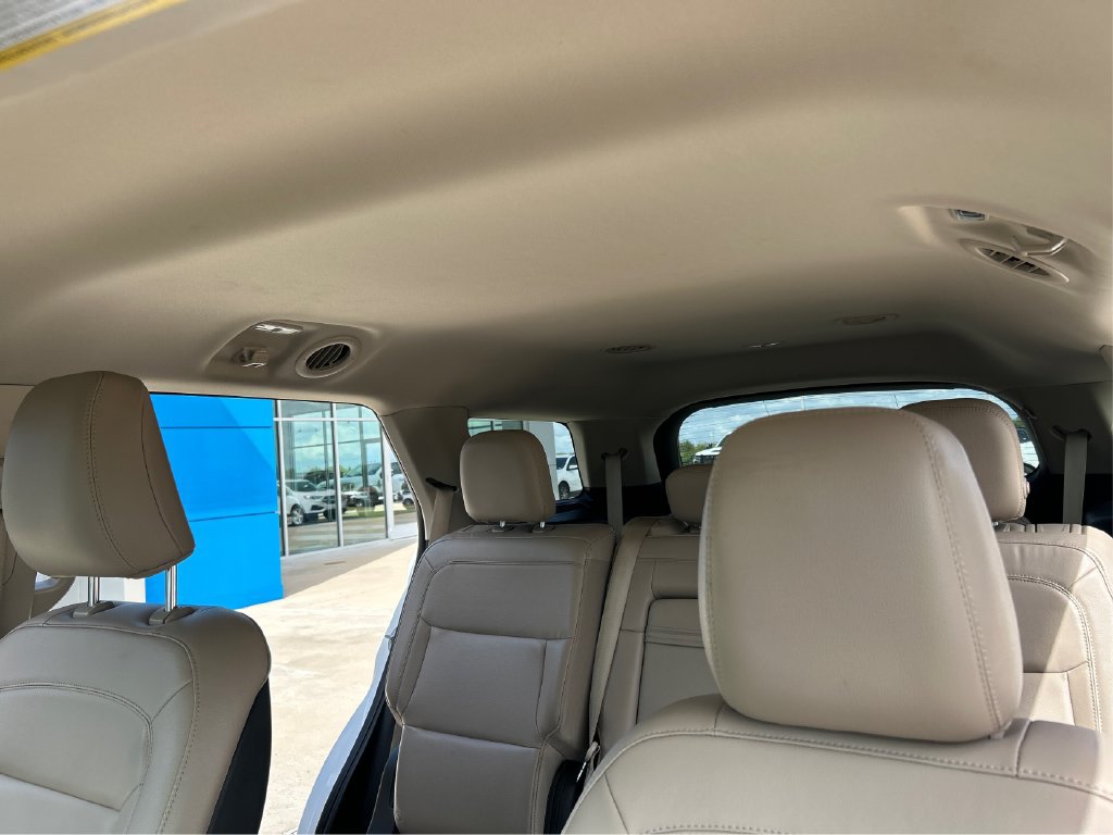 Used 2020 Ford Explorer XLT w/ Equipment Group 202A RWD image 17