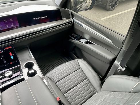Used 2025 Cadillac Escalade V w/ LPO, Floor Liner Package AWD/4WD image 18