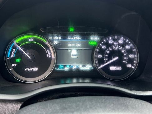 Used 2018 Kia Niro EX Premium image 27