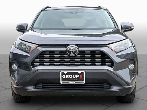 Used 2020 Toyota RAV4 XLE FWD image 4