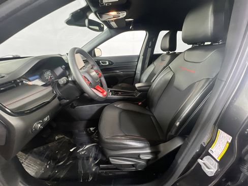 Used 2023 Jeep Compass Trailhawk AWD/4WD image 19