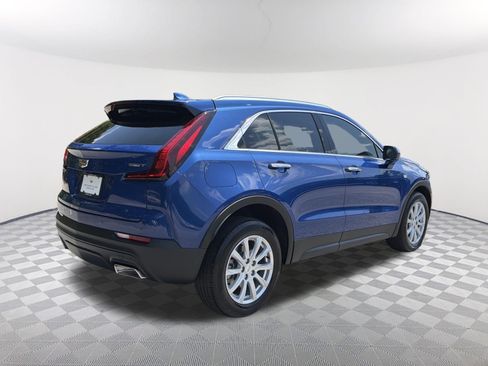Used 2023 Cadillac XT4 Luxury w/ Cold Weather Package FWD image 6