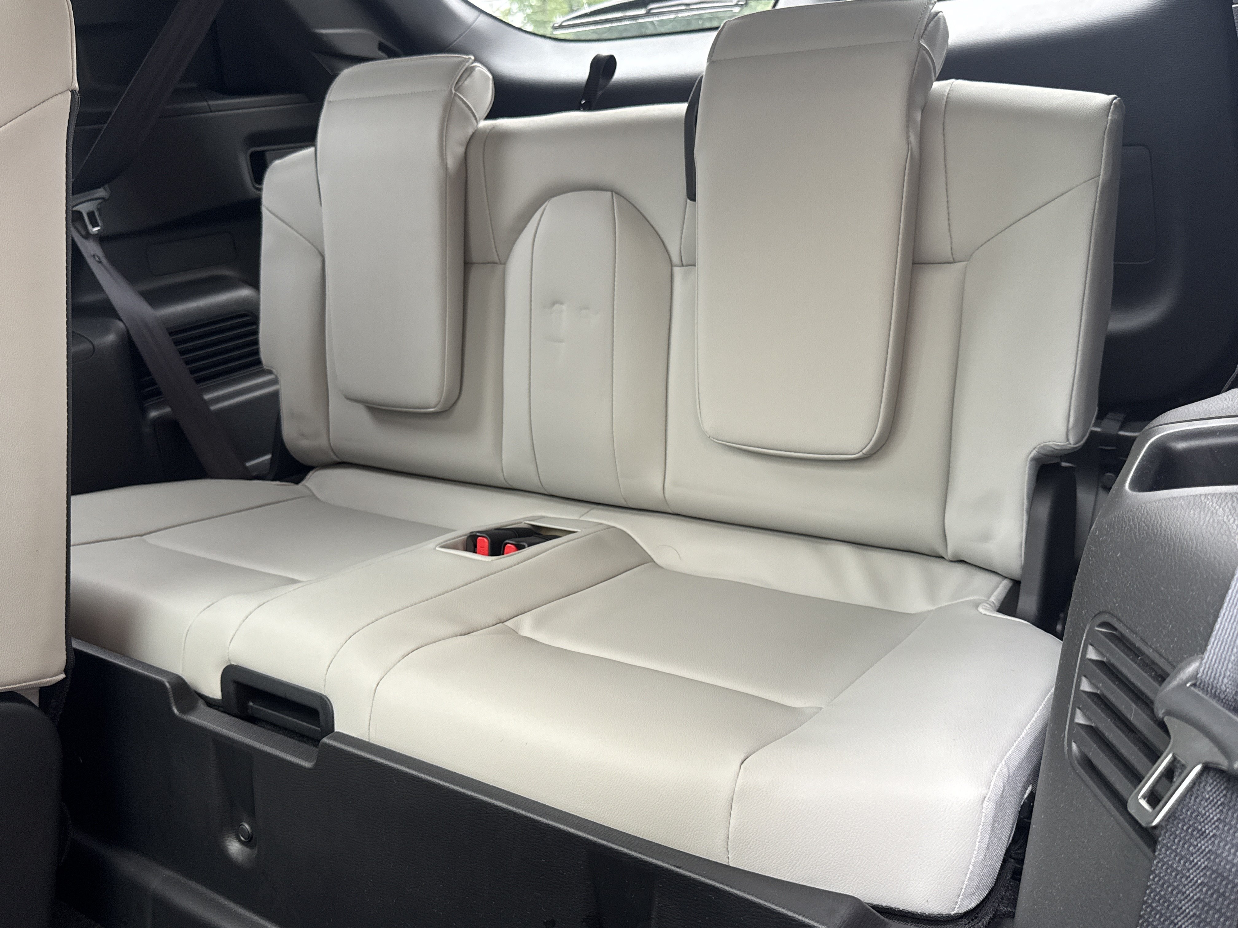 Used 2024 Mitsubishi Outlander SEL AWD/4WD image 11
