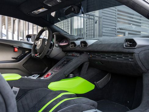 Used 2024 Lamborghini Huracan STO image 49